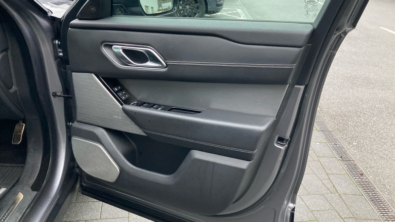 Land Rover Range Rover Velar 2.0 D240 R-Dynamic HSE 5dr Auto Diesel Estate